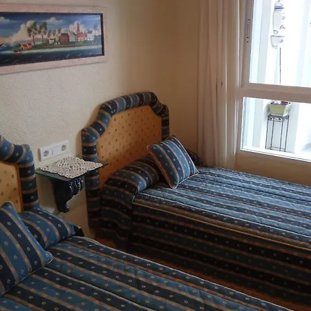 Nuevo Apto Balcon De Poniente 1 A Linea Playa Torre 2 Luxe Sm Con Aire, Piscina,jar Vistas Espectaculares Al Mar De Benidorm